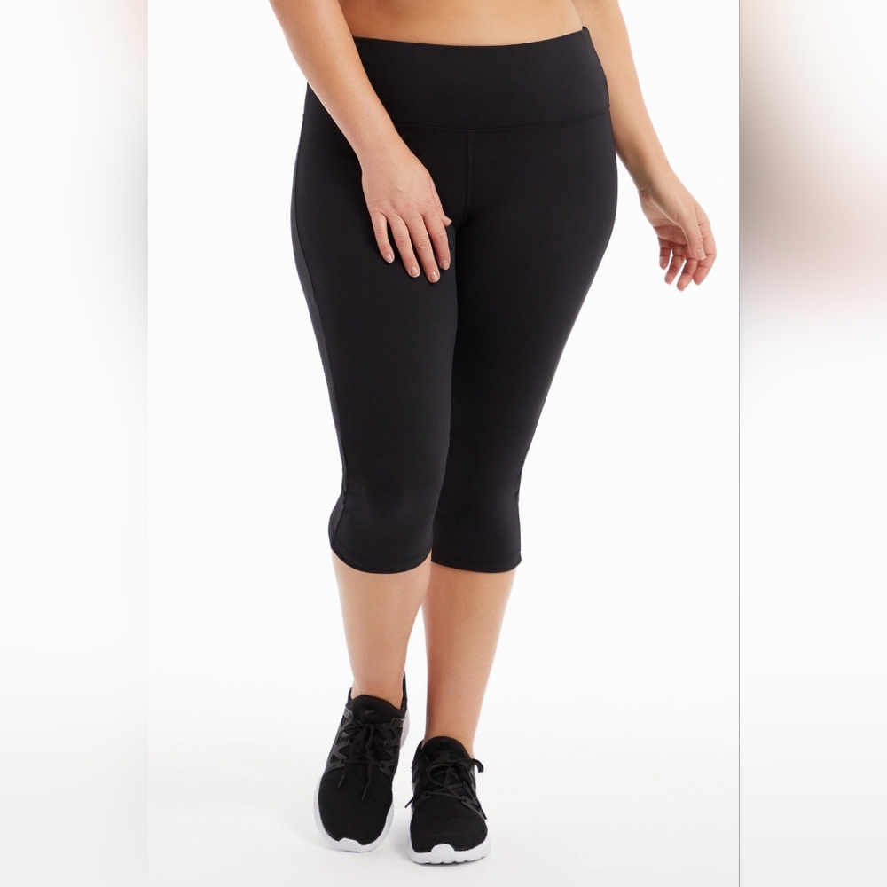 Marika Capri Leggings
